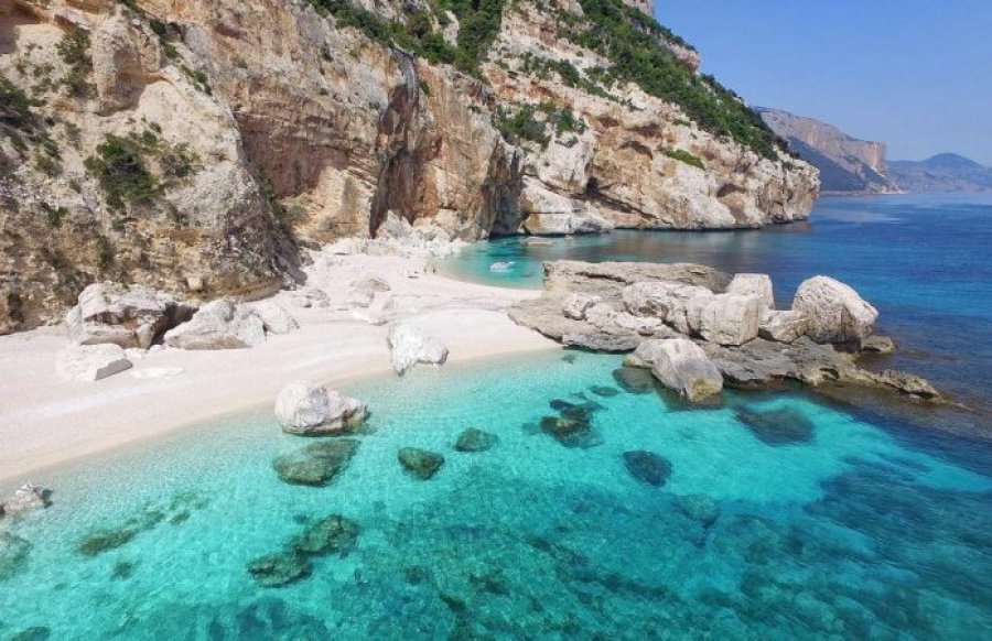 Sardinia me guide  3